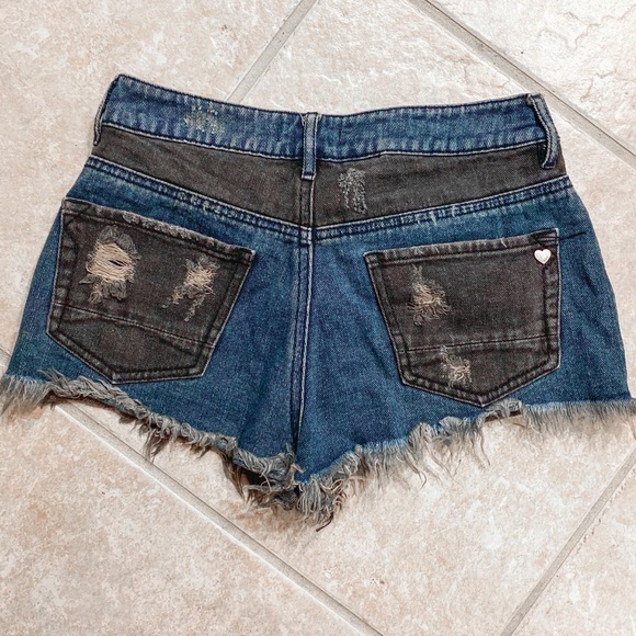 BLACK JEAN SHORTS - Picture 2 of 2